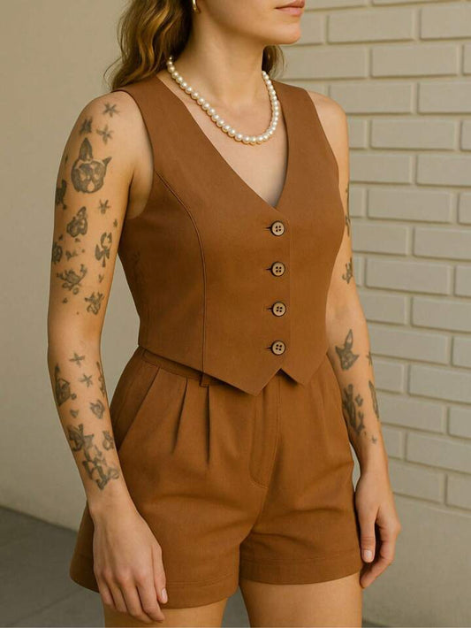 Conjunto de mujer con short y chaleco
